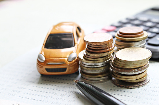 Geld und Auto