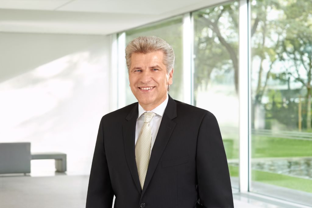 Portrait_Neumann_Klaus.jpg