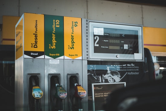 Zapfsäulen einer Tankstelle Zapfsäulen einer Tankstelle